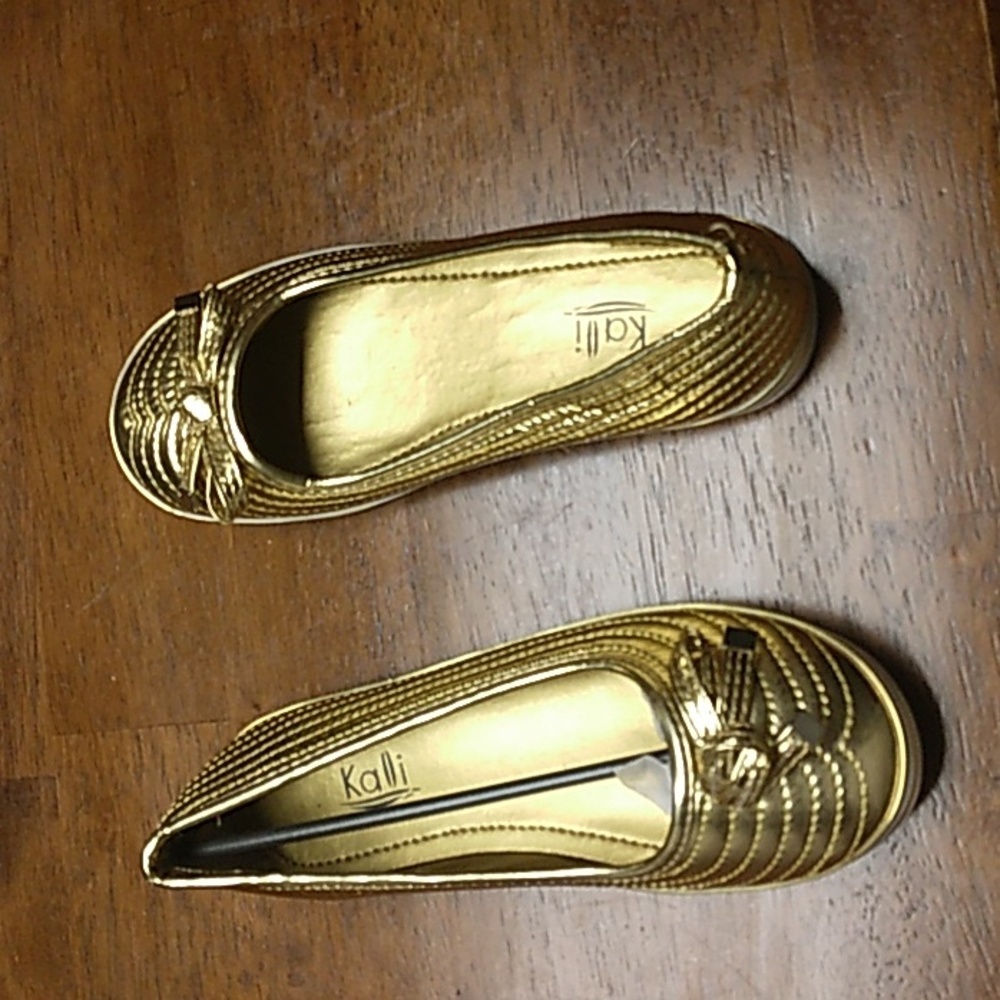 Kalli gold slip-on flats